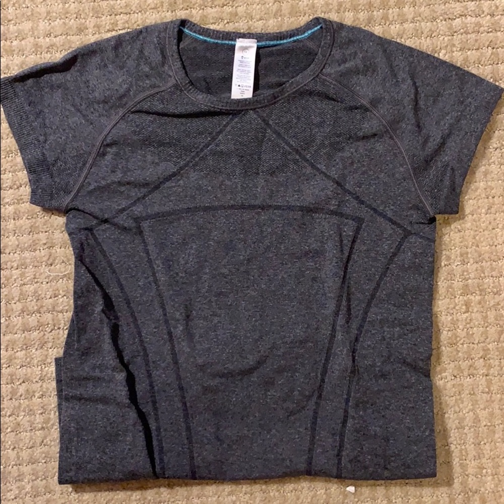 Ivivva workout shirt